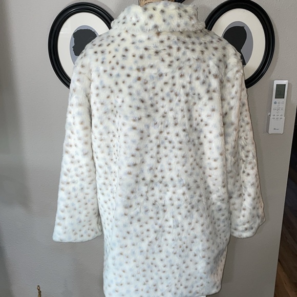 BNWT RAGA FAUX FUR COAT SIZE 1x - Picture 5 of 9
